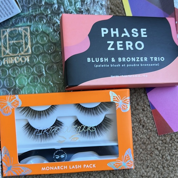 Makeup bundle! NWT. - Picture 4 of 5